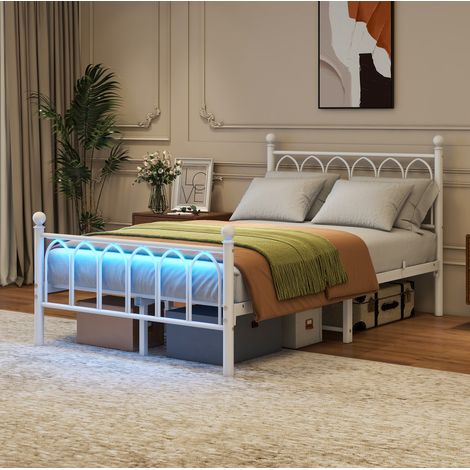 Bett Vintage 120x200 cm Metall und MDF Weiß mit hohem Kopf- und Fußteil, LED, USB-Anschlüssen und Steckdose (1/5)
