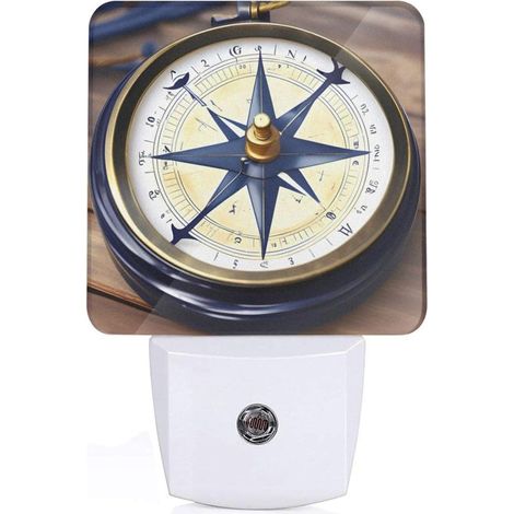 Veilleuse à brancher pour adultes, motif voilier et boussole nautique, pour chambre à coucher, couloir, salle de bain, dortoir, salon