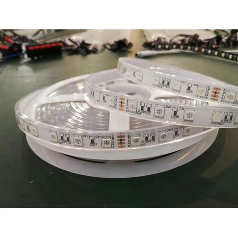 Bande LED 5050 à 60 LED, sept couleurs RGB haute luminosité, circuit imprimé blanc, alimentation 24 V CC