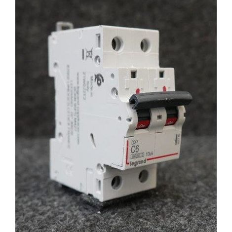 Disjoncteur DX³6000 10kA arrivée haute départ bas vis 2 Pôles 230V à 400V 6A courbe C 2 modules LEGRAND 407780