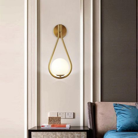 Nordic Moderne Milky Glass Ball Applique Murale Lampe de Chevet Intérieur Appliques en Métal Doré Ampoule Foyer Salle à manger Applique Murale Décorative (1/4)