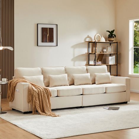 Un canapé quatre places en lin – avec poches de rangement dans les accoudoirs et quatre coussins décoratifs inclus – design minimaliste, idéal pour les salons, appartements et bureaux. (1/4)