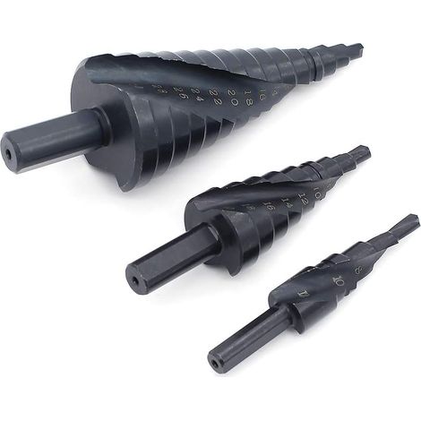 Ce jeu de forets étagés en acier rapide nitruré à spirale est conçu pour agrandir les trous de perçage et convient aux plaques de PVC, aux tôles et au travail du bois. Tailles disponibles : 4-12 mm,