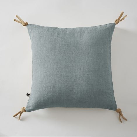 Coussin déhoussable avec pompons Lin lavé 45 x 45 cm SOLINE Azur (1/3)