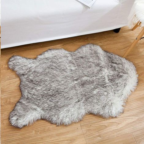 Housse de chaise imitation peau de mouton – Tapis shaggy moelleux 60 x 90 cm, design élégant et ultra doux pour salle à manger