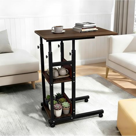Table de côté réglable en forme de C avec roues verrouillables et 2 étagères de stockage, table de canapé Table de côté Table de lit hauteur réglable 70 à 80 cm pour le salon et la chambre à coucher (1/5)