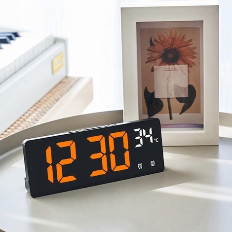 Réveil numérique - Grand écran numérique LED simple, multifonctionnel, avec fonction de réveil vocal, idéal pour la table de chevet, le bureau et la cuisine. (1/5)