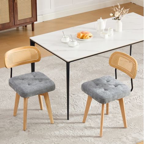 2er-Set 360° drehbare Esszimmerstühle aus grauem Chenille mit geflochtener Rattanlehne (1/5)