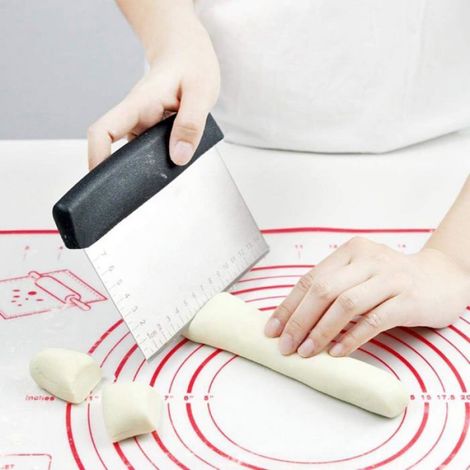 Grattoir à grille métallique en acier inoxydable - idéal comme coupe-pâte pour la pâte à pain et à pizza - outil de cuisine polyval (1/5)
