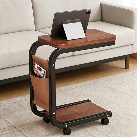 Table D’Appoint, Bout de Canapé en Bois avec Poche Latérale, Petit Table avec roulettes, C Form Mobile Side Table, Table Basse de 63 Cm pour Salon Chambre Salle de Bains (Noyer) (1/5)