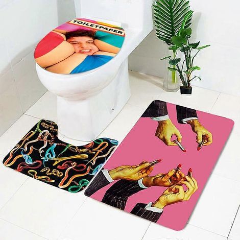 Ensemble de 3 pièces comprenant un tapis de siège de toilette illustré avec une illustration humoristique, un bavoir et du papier toilette décoratif. (1/2)