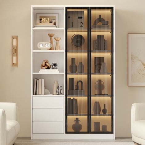 Vitrine 100x35x160 cm, vier offene Ablagen, zwei gehärtete Glastüren, LED Lichtleiste, drei Schubladen, MDF und Spanplatte, mattweiß (1/5)