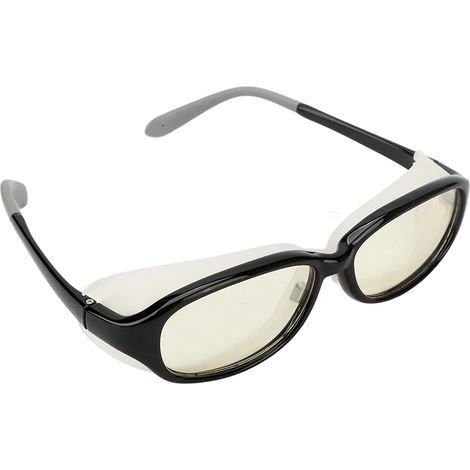 Lunettes de sport polyvalentes avec verres jaunes anti-buée et protection UV pour cyclisme, randonnée, pêche. (1/5)