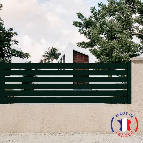 Clôture aluminium 6 lames modèle ajouré en kit Dimensions L.2107mm (poteaux compris) X H.675mm couleurs Vert RAL 6005