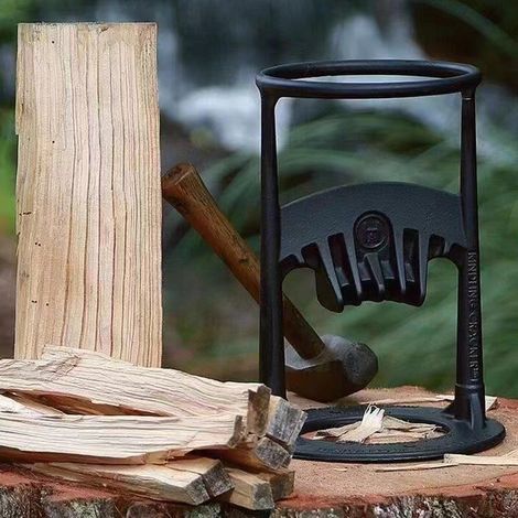 Distributeur manuel de bois de chauffage. Distributeur de bois de chauffage en forme de coin, pratique pour les travaux d'entretien, de réparation et de bricolage.-AquaForge