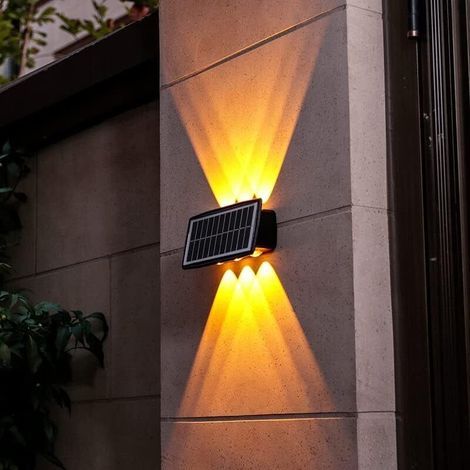 Applique murale étanche solaire extérieure, haute luminosité 4 LED miroir convexe lumière jaune double vitesse, convient pour porte d'entrée, cour, garage, jardin, balcon paysager (1/5)