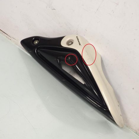 [PRODUIT D'OCCASION] Sabot bas de caisse droit Ermax pour moto Suzuki 650 Gladius 2009 (1/3)