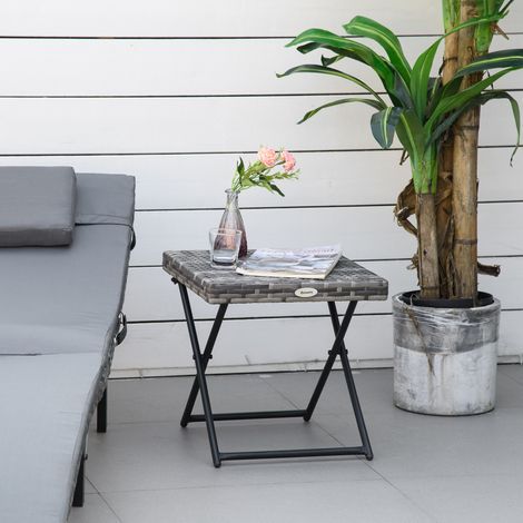 Klappbarer Couchtisch für den Garten in gemütlichem und elegantem Stil, Maße 40 x 40 x 40 cm (L x B x H), epoxidbeschichtetes Metall mit geflochtenem Kunstharz-Rattan, grau (1/5)