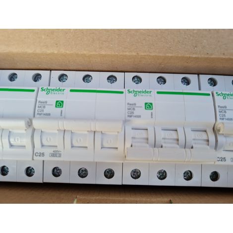 1 DISJONCTEUR RESI9 3P C 25A SCHNEIDER R9F14325