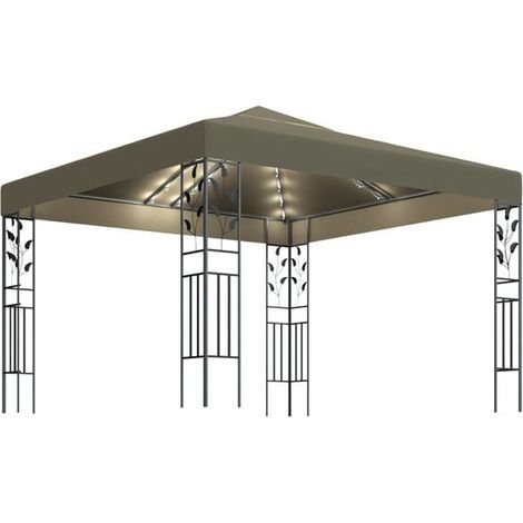Le kiosque est équipé d'une guirlande lumineuse LED gris-brun de 3 x 3 mètres. (1/5)