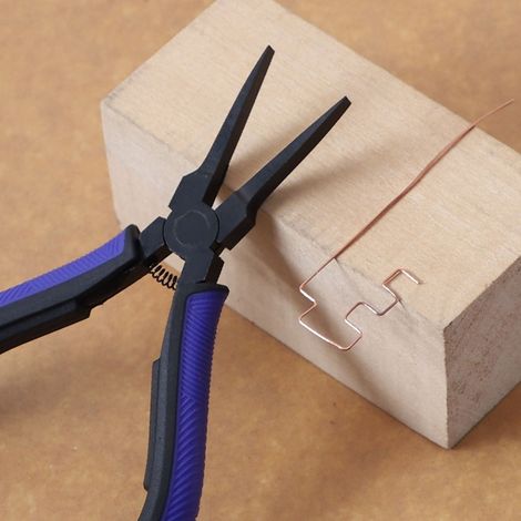 Mini pinces à bec plat sans dents, pinces à bec plat ultra-minces, adaptées à la fabrication de bijoux électroniques et aux travaux manuels. (1/5)