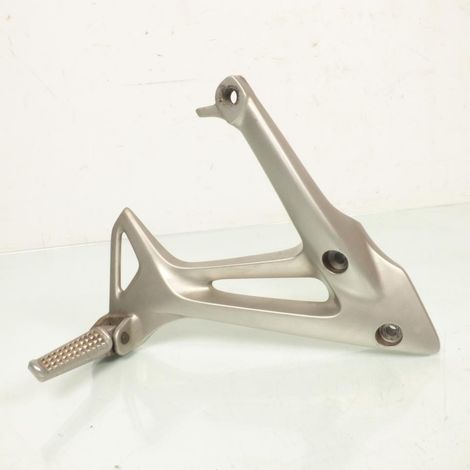 [PRODUIT D'OCCASION] Platine de repose pied passager droit origine pour Moto Honda 800 (1/5)