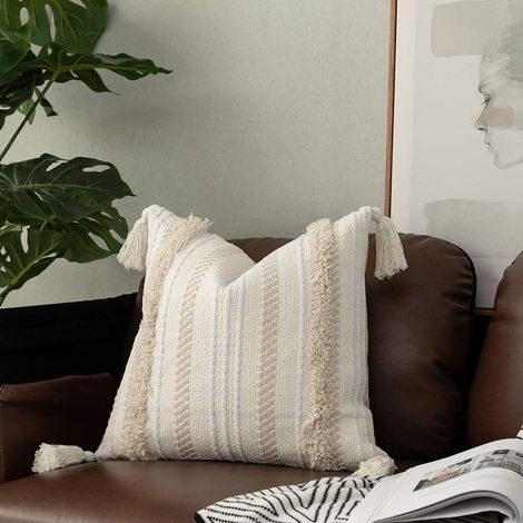 Taie d'oreiller décorative style bohème, coussin mignon style ferme, taie d'oreiller carrée tissée à pompons et touffetée blanc cassé (1/5)