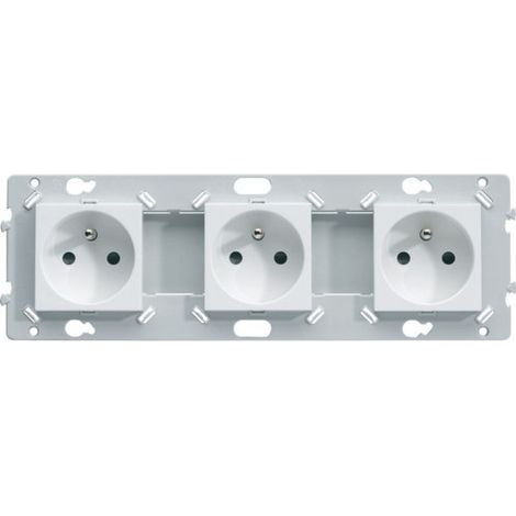 Hager – Prise de courant triple 2P+T – Mode de pose encastré – Indice de protection IP20 – Intensité 16A – Blanc