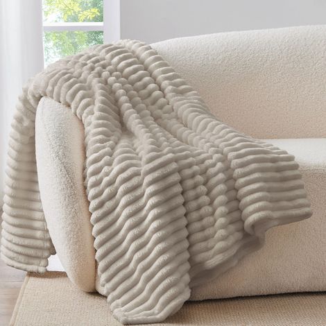Plaid polaire lapin beige en polyester, doux et chaud, lavable en machine – 70 x 100 cm (1/5)
