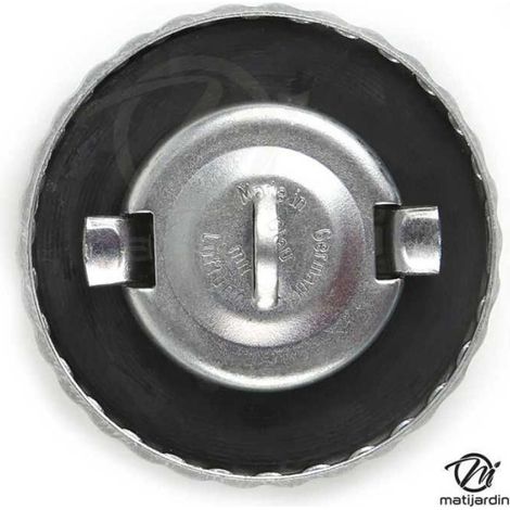 Bouchon réservoir chromé essence pour petit tracteur (1/5)