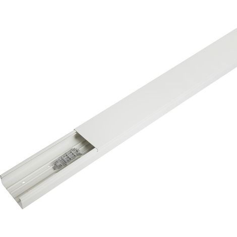 Le Sanitaire – Goulotte électrique 60 x 150 mm – Installation sécurisée avec 4 agrafes – Espace généreux pour passage de câbles – Pour chantiers humides