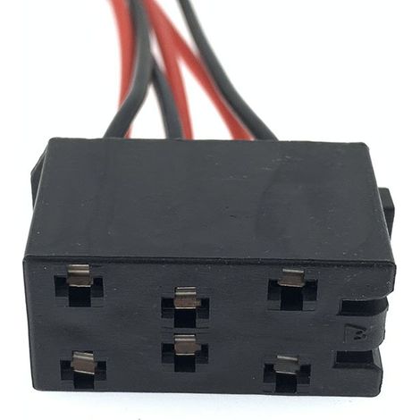 Compatible with the drip/spray switch, the J6P rocker switch, and the plug and socket of both old and new FAW JH6 cab dashboard models - single plug