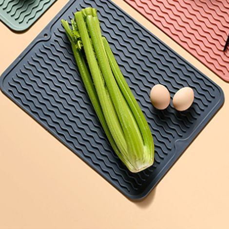 Tapis de table isolant en caoutchouc antidérapant, imperméable et résistant à la chaleur, pour égoutter la vaisselle (bleu). (1/5)