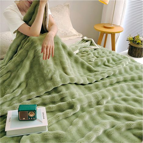 Plaid doux vert matcha en microfibre ultra-fine, surface en fausse fourrure antistatique. Taille : 70 x 100 cm, chaud pour un usage quotidien (1/5)
