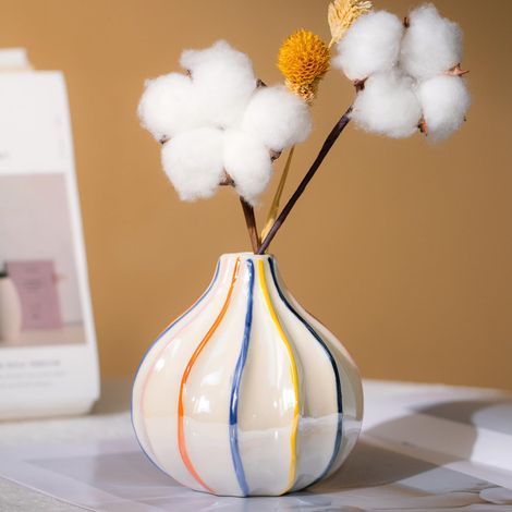 Petits vases en céramique modernes pour une décoration de salon de style scandinave - Vases Rainbow Aesthetics (1/4)