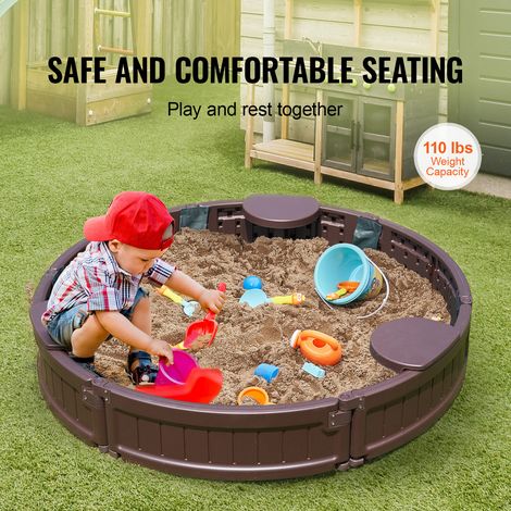 Bac à Sable Enfant Rond 120x120x21 cm en Plastique avec Couvercle Etanche Bâche Intégrée Sièges Doublure Inférieure Marron