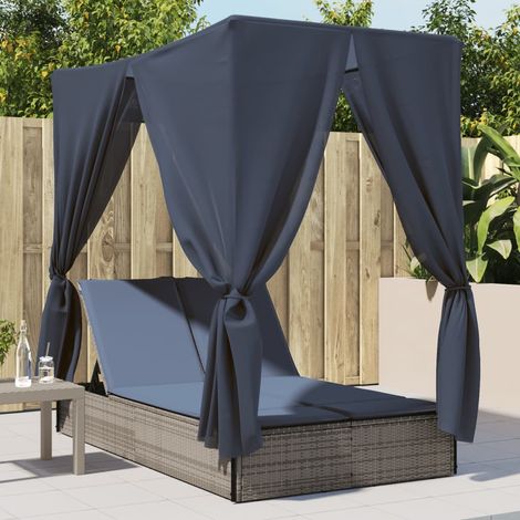 Chaise longue double de jardin avec toit et rideaux résine tressée gris et bleu marine - PANGIVO (1/5)