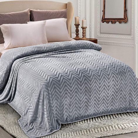 à Chevrons, 230 x230 cm, Plaid Jeté de Canapé, Couverture en Flanelle Douce Chaude pour Lit, Gris Argenté
