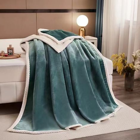 Couverture double face en peluche flanelle polaire, moelleuse, douce, chaude et épaisse, 200 x 220 cm, 2,3 kg, vert foncé, idéale comme cadeau de Noël (1/2)