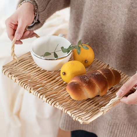 Tablett aus geflochtenem Rattan, Aufbewahrungskorb mit Griff, japanisches Obsttablett, Brot- und Snackkorb, natürlicher Stil, quadratische Form (1/3)