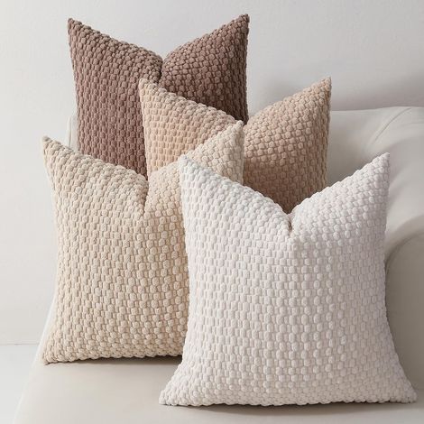 Lot de 4 housses de coussin décoratives beige style ferme, douces et neutres, motif rayé en velours côtelé, style carré moderne. (1/5)