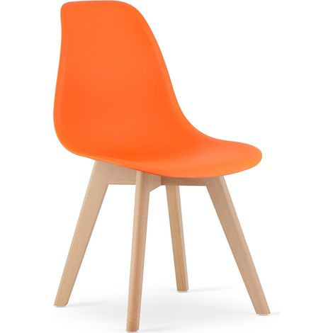 Sedia di design Kito arancione con gambe in legno di faggio (1/5)