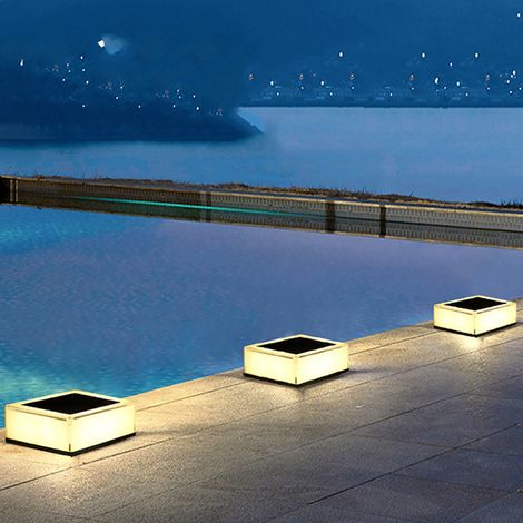 Mât de lampe solaire LED, haute luminosité, étanche, sûre et stable, idéale pour le jardin, la cour et la terrasse, trois températures de couleur : 3 000 K, 4 000 K, 6 000 K (1/5)