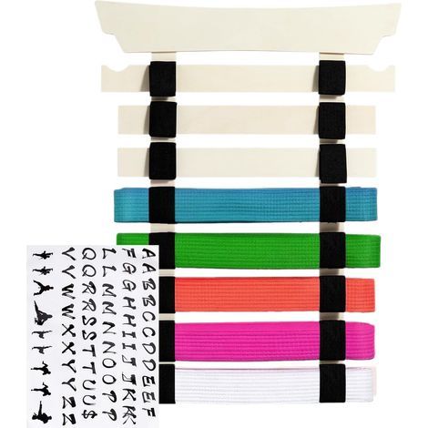 Support de ceinture de karaté avec autocollants inclus  Solution de rangement sportive sans montage pour hommes, femmes, et adolescents (1/5)