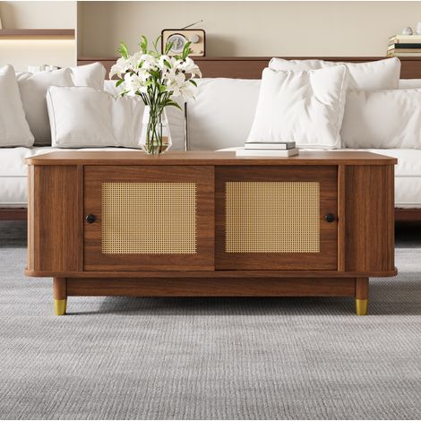 Tavolino da caffè 100x50x42 cm noce in MDF con ante scorrevoli in rattan e vano contenitore (1/5)