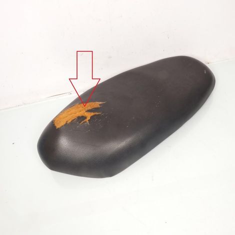[PRODUIT D'OCCASION] Selle biplace origine pour scooter Yamaha 125 Cygnus 2000 à 2003 (1/3)