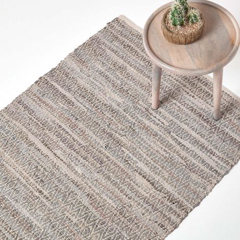 HOMESCAPES Grauer handgewebter Lederteppich mit Diamantmuster, 90 x 150 cm
