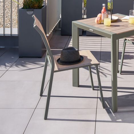Hesperide – Chaise de jardin empilable lin et vert laurier – Structure aluminium traité époxy – Assise en texaline résistante – Confort optimal