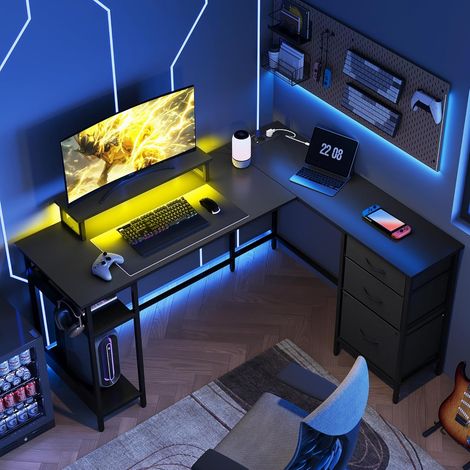 Bureau d'angle gaming en L DEVAISE, 142 × 118 cm, avec tiroirs, prise électrique et port USB, bureau d'ordinateur gain de place avec rangement, idéal pour le bureau à domicile et la chambre, noir (1/5)