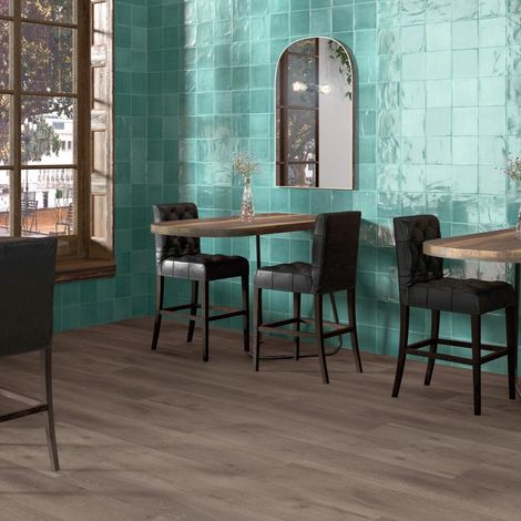 Kollektion Tabarca Türkis 7,5x23 cm – Glänzende Wandfliese in Zellige-Optik (1/2)